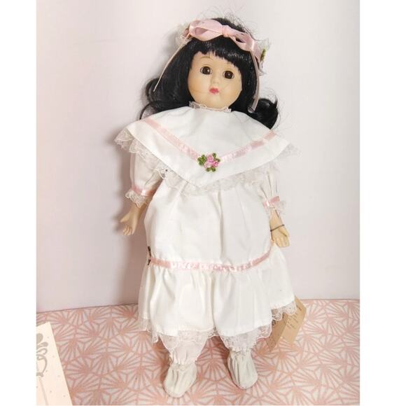 Vintage Bradleys Porcelain Doll With Box And COA Collectable VNT Tags Girl Toy - Picture 1 of 6